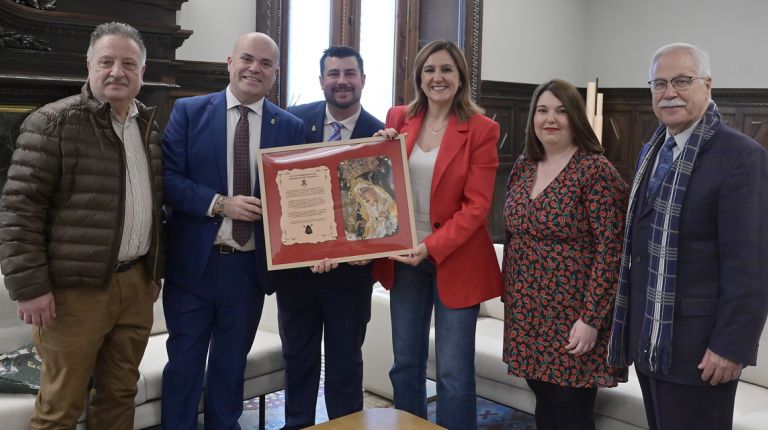 María José Catalá ha recibido hoy a la Cofradía de Granaderos de la Santísima Virgen de los Dolores Coronada