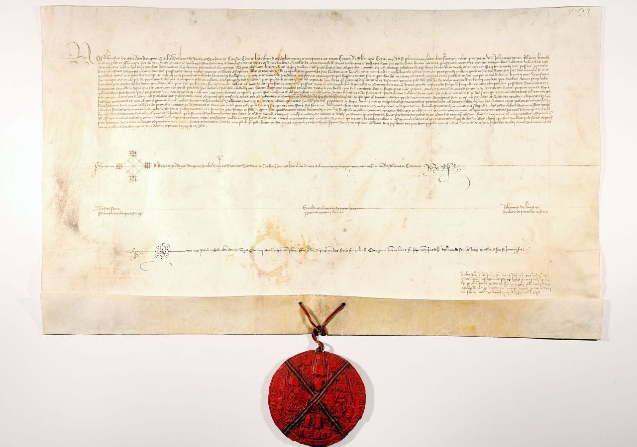Restauran pergaminos y sellos de cera de los siglos XIV al XVII custodiados  en el Archivo de la Catedral - Archivo Catedral de Valencia